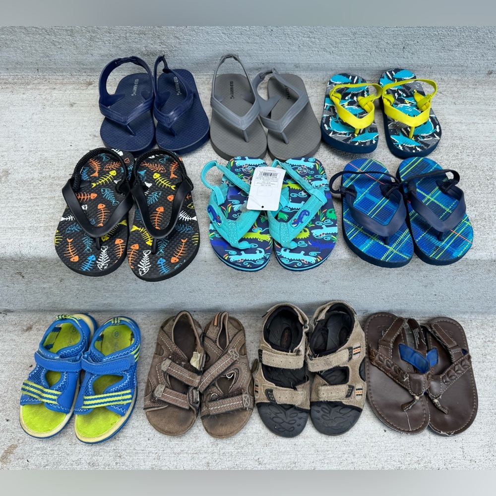 Sandals and flip flops size 8 and 9